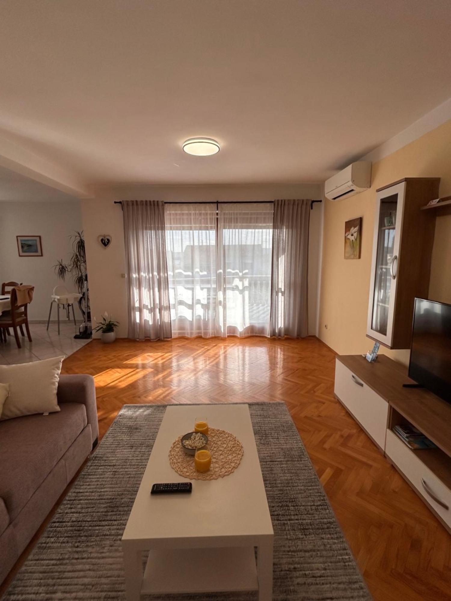 Apartments Marina Sveti Filip i Jakov Exterior photo